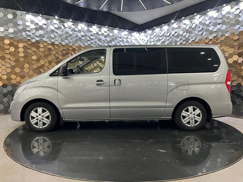 Gebraucht Hyundai H-1 170 PS (125 kW) 2016 Grau Van / Kleinbus