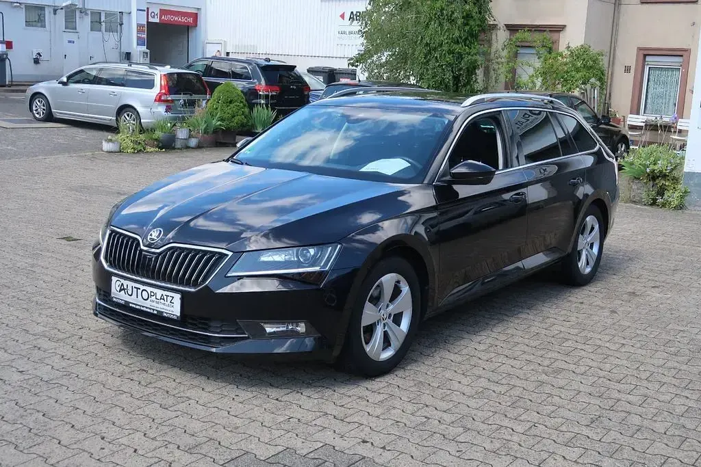 Gebraucht Skoda Superb 190 PS (139 kW) 2018 Schwarz Kombi