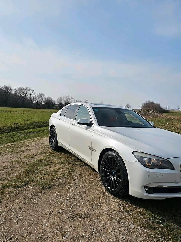 Gebraucht BMW 730 245 PS (180 kW) 2011 Weiß Limousine