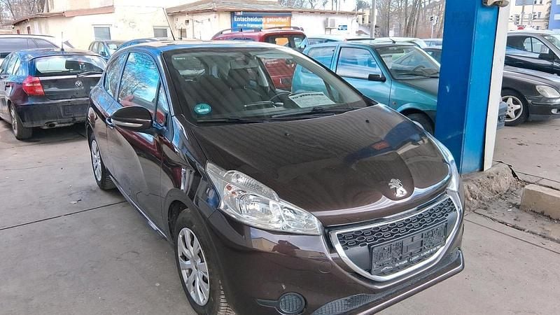 Gebraucht Peugeot 208 68 PS (50 kW) 2013 Violet Kleinwagen