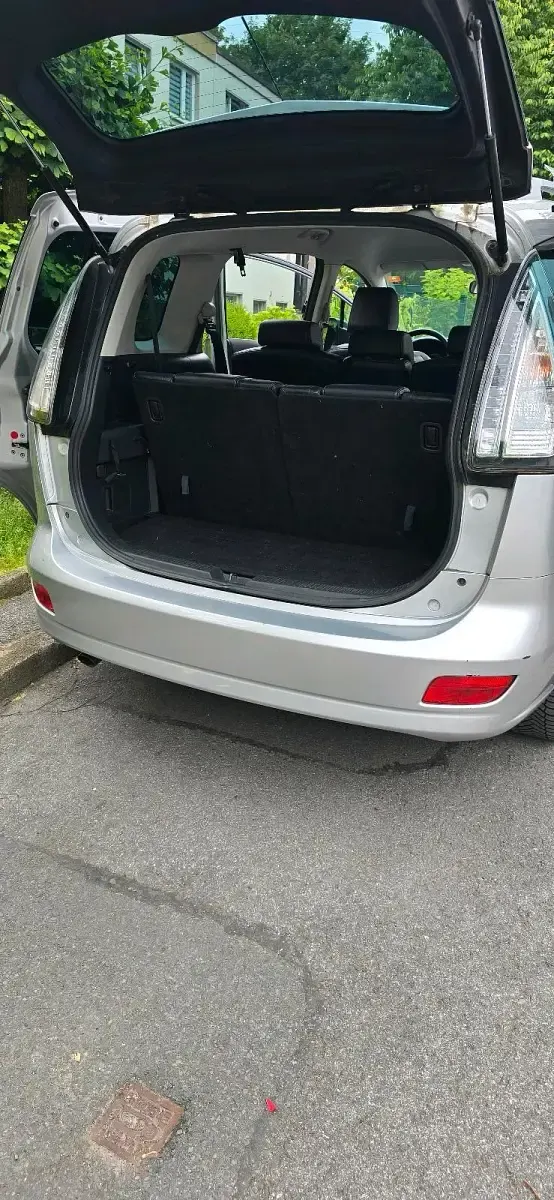 Gebraucht Mazda 5 150 PS (110 kW) 2010 Silber Van / Kleinbus