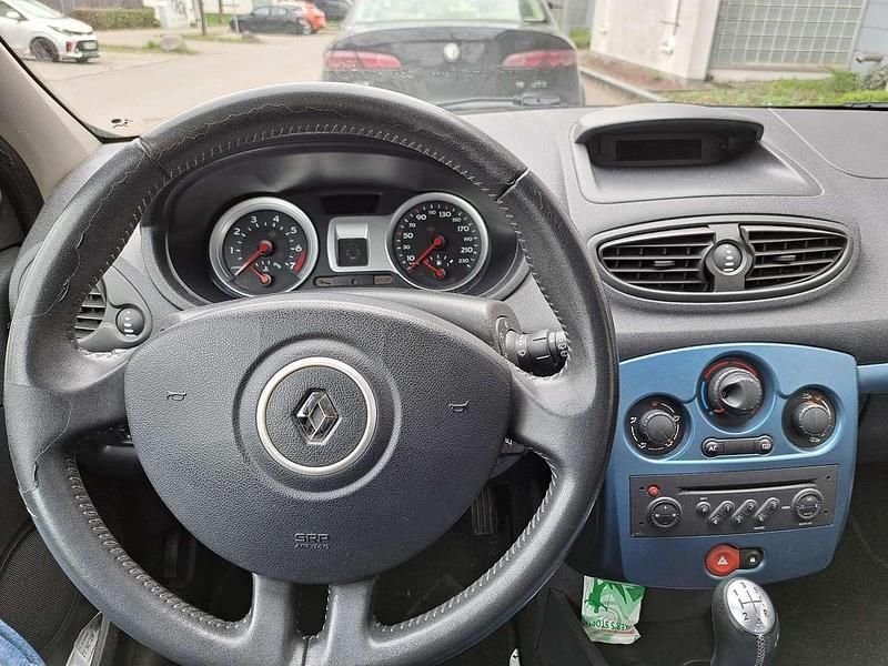 Gebraucht Renault Clio II Dynamique 75 PS (55 kW) 2008 Limousine