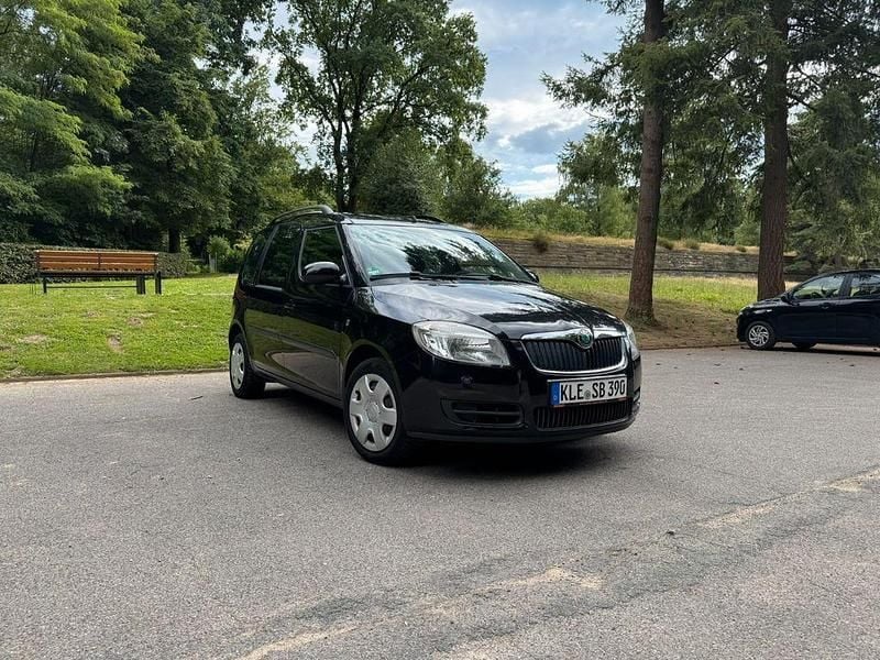 Schwarz Gebraucht 2009 Skoda Roomster Kombi | 1.650 € - Bild 1/4