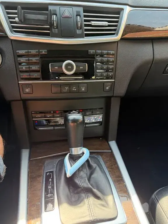 Gebraucht Mercedes E220 170 PS (125 kW) 2010 Grau Limousine
