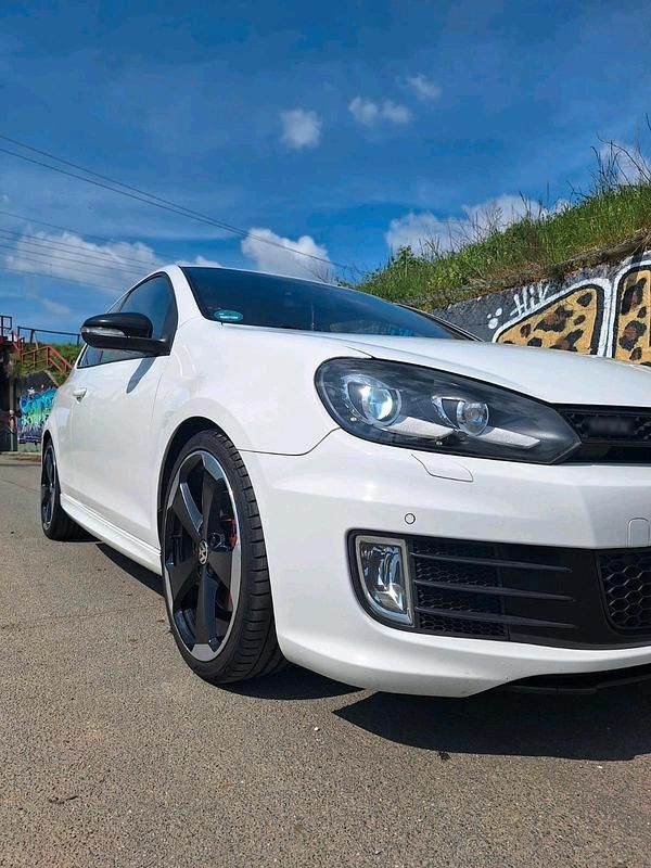 Gebraucht VW Golf VI Edition 300 PS (220 kW) 2011 Weiß Kleinwagen