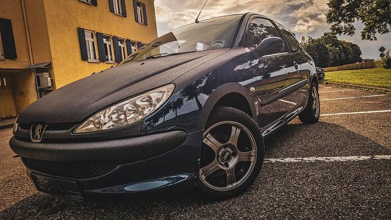 Blau Gebraucht 2005 Peugeot 206 Kleinwagen | 600 € (Superpreis) - Bild 1/4