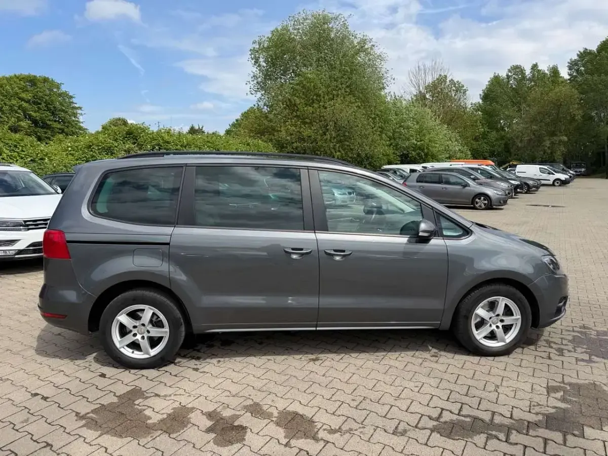 Gebraucht Seat Alhambra Style 140 PS (102 kW) 2011 Cosa yellow/rapsgelb Van / Kleinbus