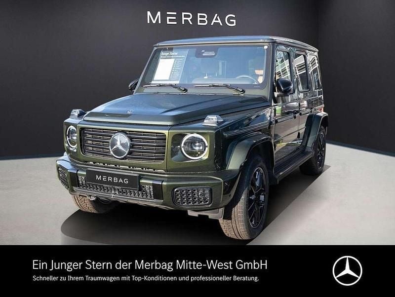 Gebraucht Mercedes G500 Night 449 PS (330 kW) 2024 Manufaktur oliv metallic SUV