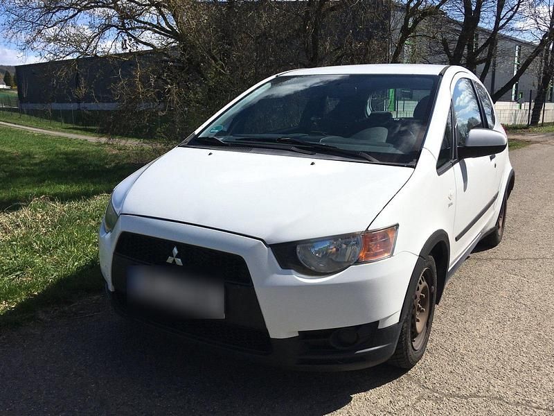 Second-hand Mitsubishi Colt 75 CP (55 kW) 2011 Alb Hatchback