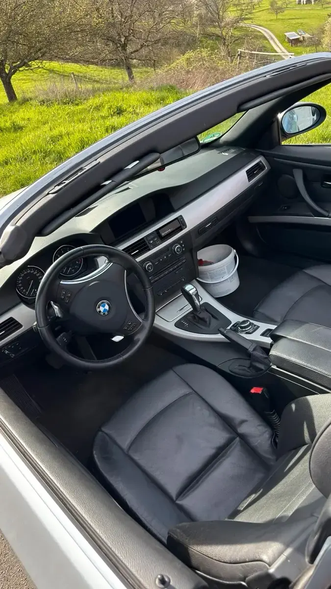 Gebraucht BMW 325 Cabriolet 218 PS (160 kW) 2010 Silber Cabrio