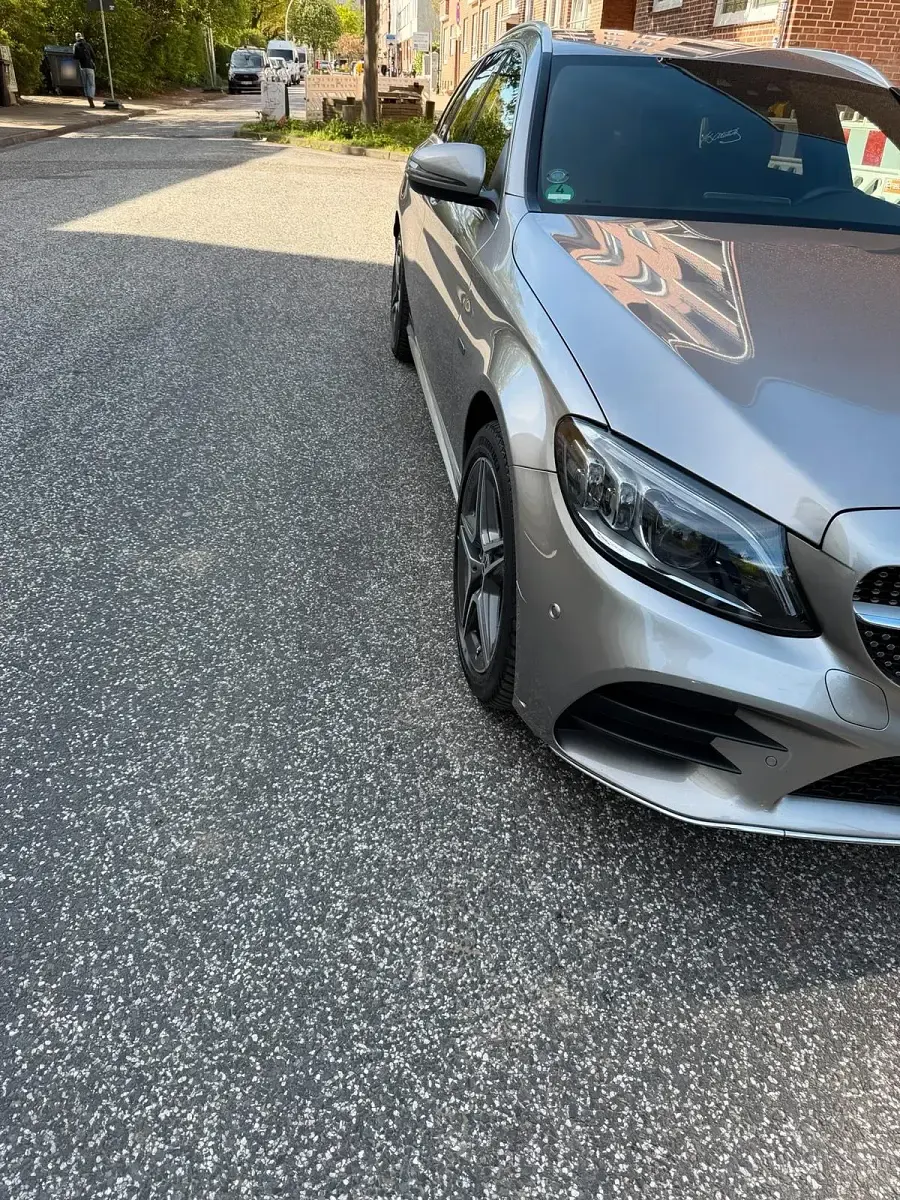 Gebraucht Mercedes 300 AMG line 306 PS (225 kW) 2020 Grau Kombi
