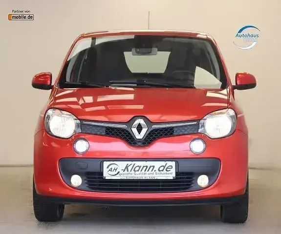 Käytetty Renault Twingo Luxe 71 HP (52 kW) 2015 Punainen Viistoperä