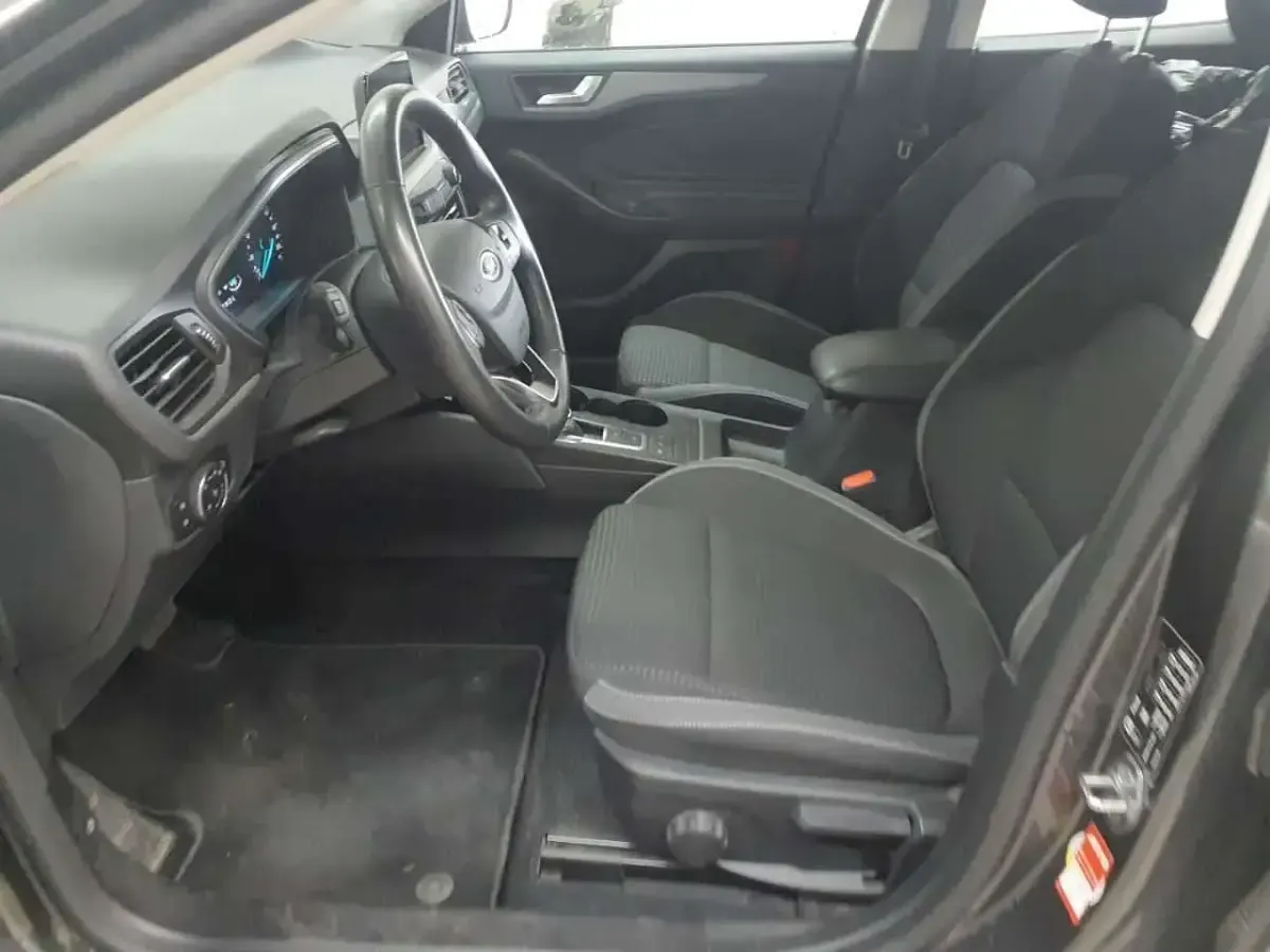 Gebraucht Ford Focus Cool & Connect 120 PS (88 kW) 2022 Magnetic metallic Kombi