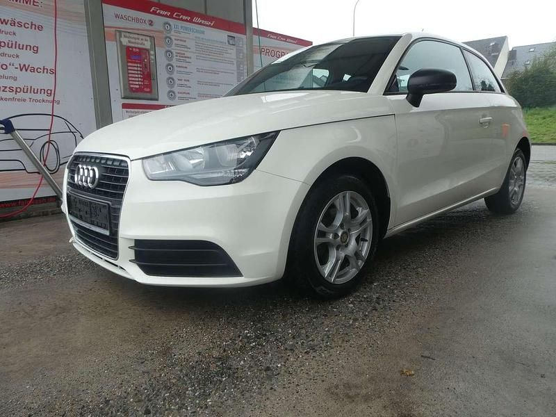 Amalfiweiss Gebraucht 2013 Audi A1 Attraction Kleinwagen | 9.380 € (Fairer Preis) - Bild 1/4