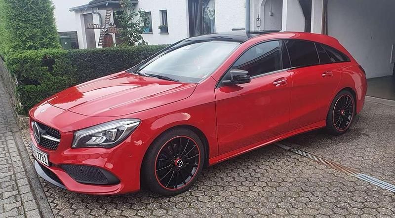 Rot Gebraucht 2017 Mercedes CLA220 Shooting Brake Edition Kombi | 17.900 € (Etwas zu teuer) - Bild 1/4