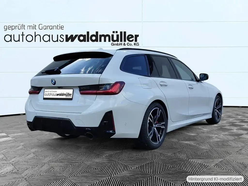 Gebraucht BMW 318 M Sport 156 PS (114 kW) 2023 Alpinweiss uni Kombi