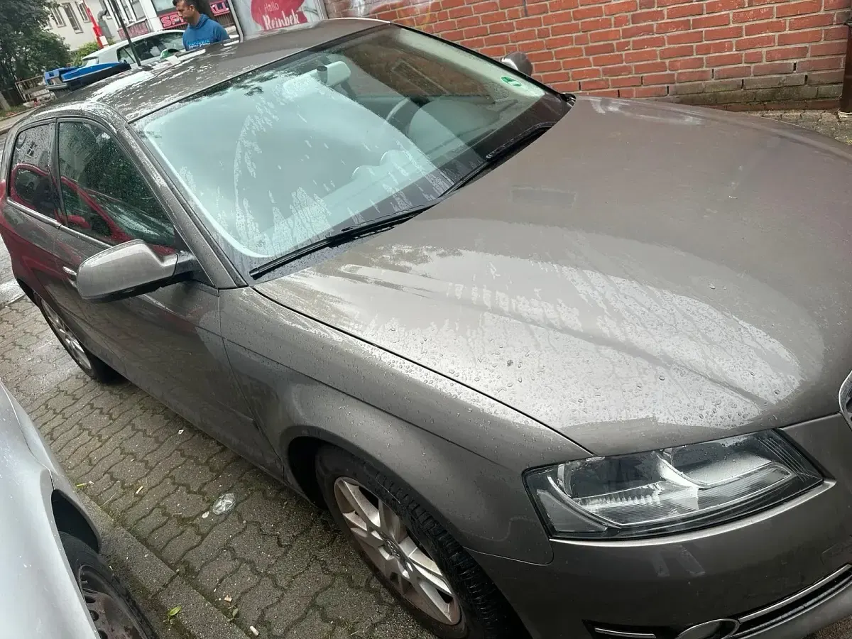 Gebraucht Audi A3 Ambiente 105 PS (77 kW) 2011 Braun Kleinwagen