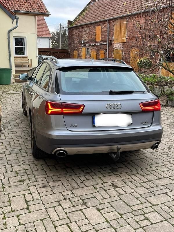 Grau Gebraucht 2018 Audi A6 Allroad Kombi | 19.000 € (Guter Preis) - Bild 1/4