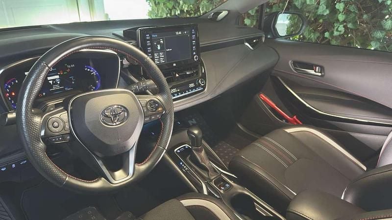 Gebraucht Toyota Corolla Sport 179 PS (131 kW) 2020 Weiß Kombi