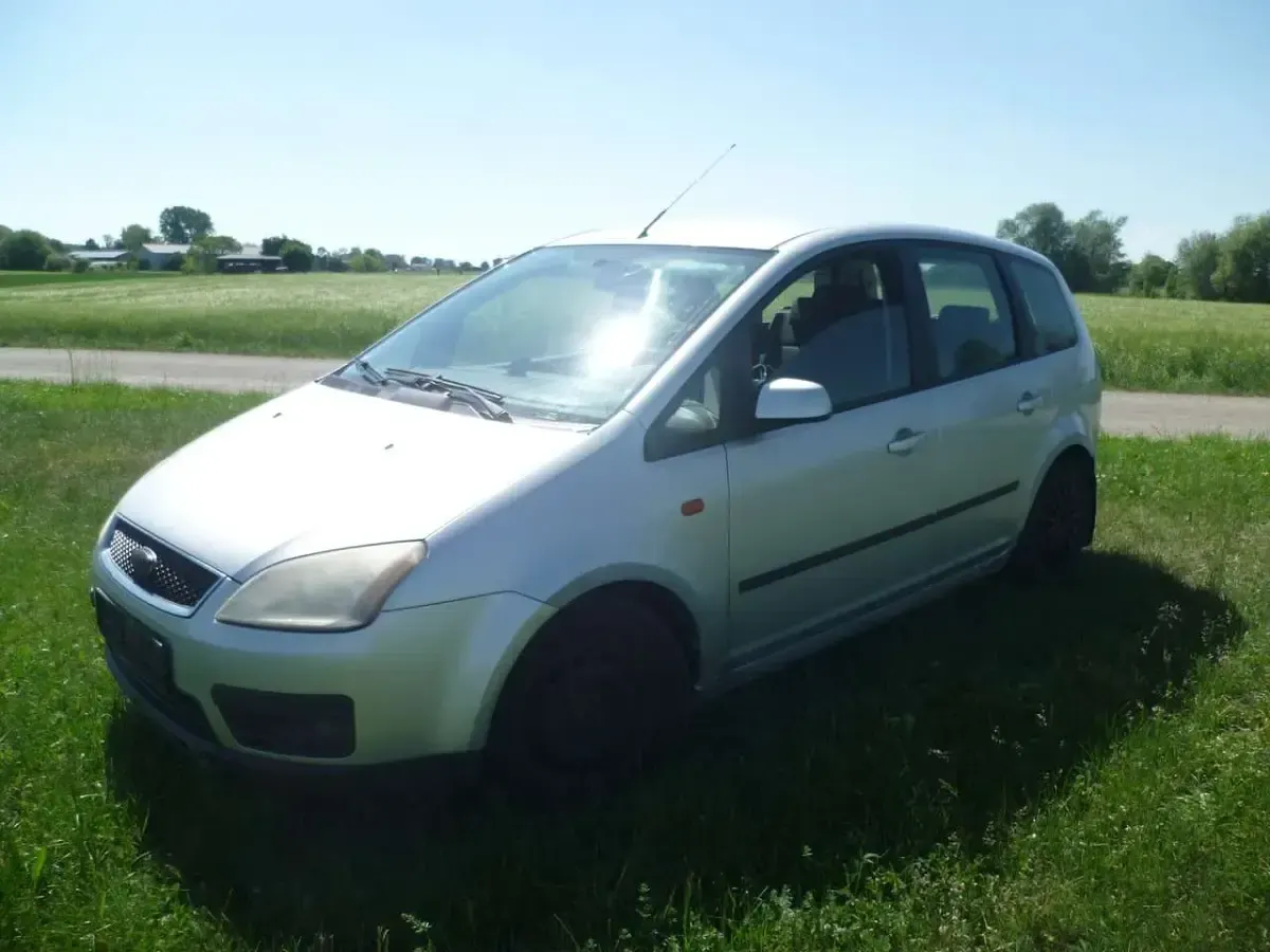 Gebraucht Ford Focus Trend 116 PS (85 kW) 2006 Silber Limousine