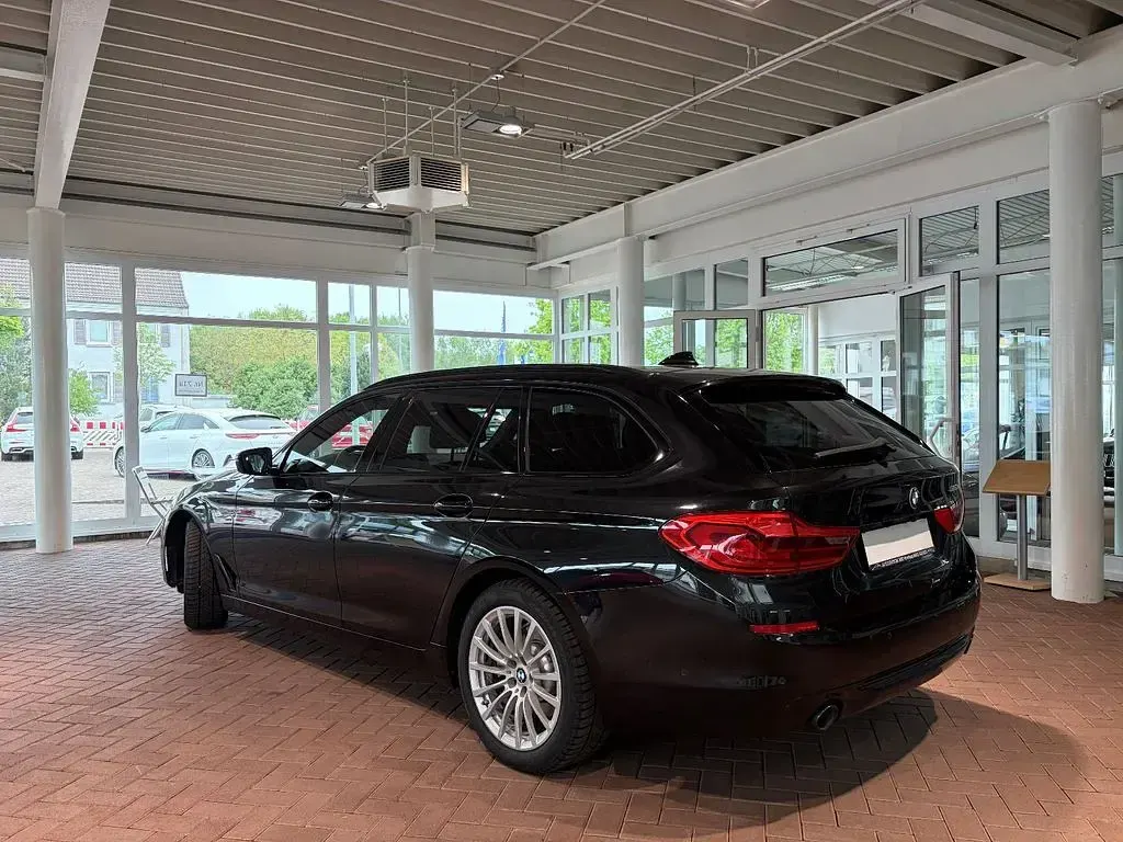 Gebraucht BMW 520 Performance 190 PS (139 kW) 2020 Schwarz Kombi