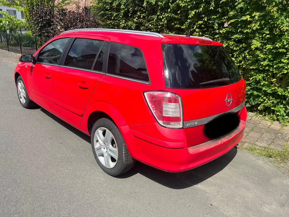 Gebraucht Opel Astra 105 PS (77 kW) 2009 Rot Kombi