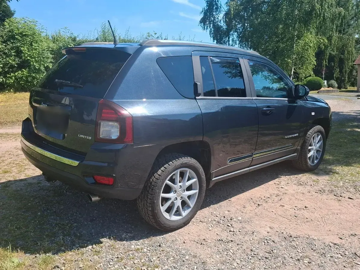 Gebraucht Jeep Compass Limited 163 PS (119 kW) 2013 Blau SUV