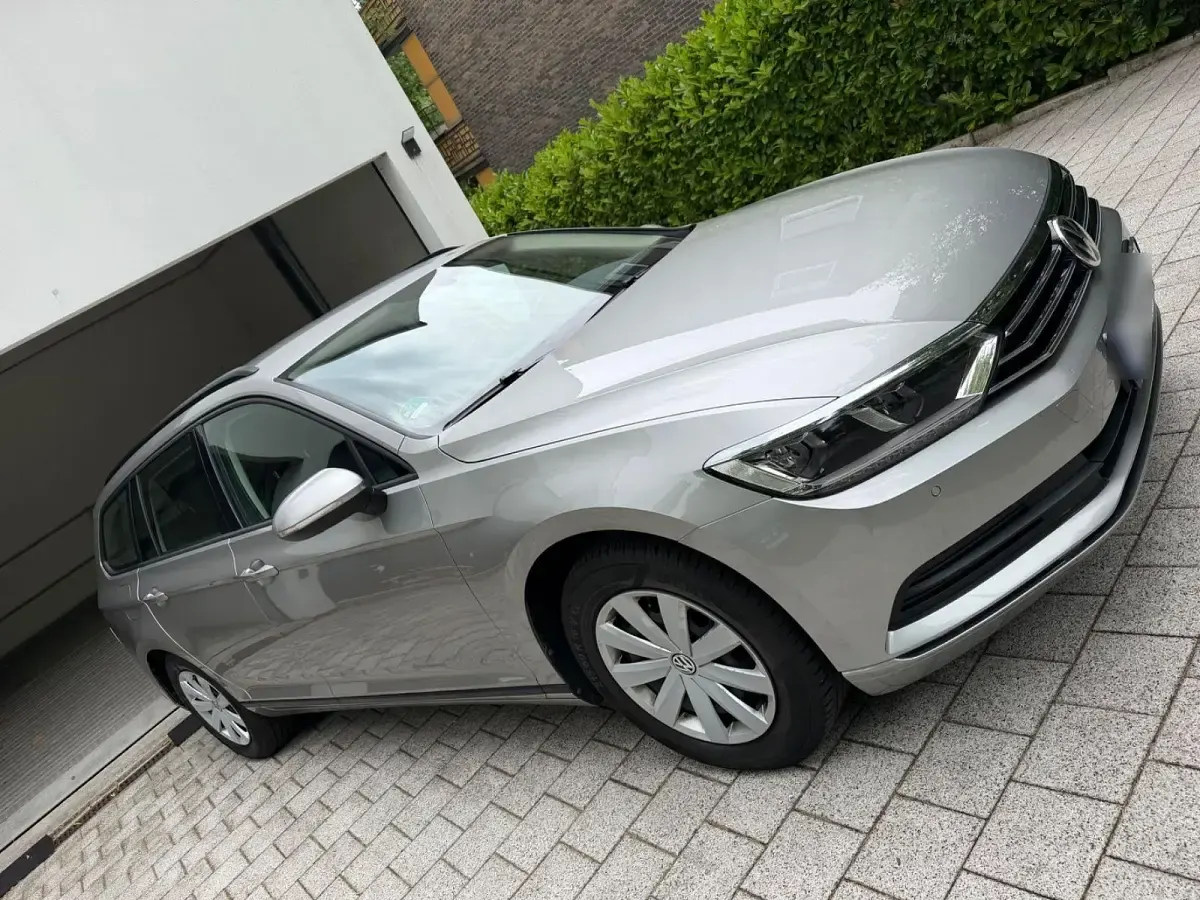 Gebraucht VW Passat 120 PS (88 kW) 2016 Silber Kombi