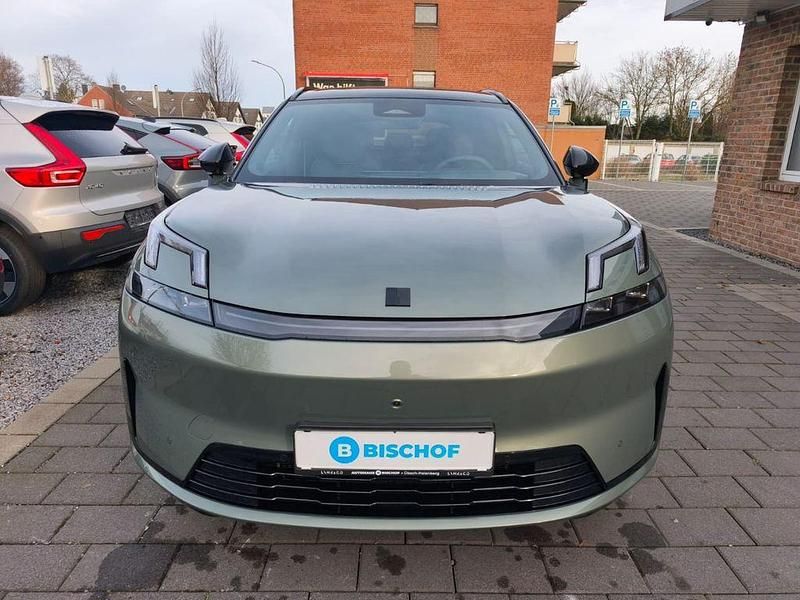 Neu Lynk & Co 08 349 PS (256 kW) 2026 Grün SUV