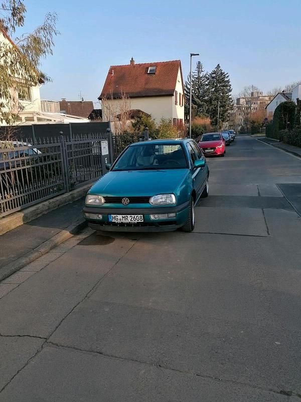 Grün Gebraucht 1994 VW Golf III Kleinwagen | 2.150 € - Bild 1/4