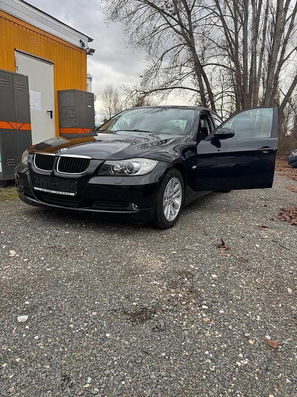 Schwarz Gebraucht 2007 BMW 318 Limousine | 5.200 € (Fairer Preis) - Bild 1/4