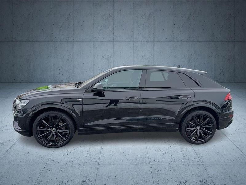Gebraucht Audi Q8 S-Line 231 PS (169 kW) 2021 Mythosschwarz metallic SUV