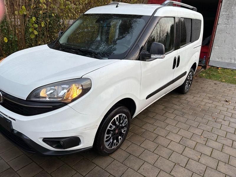 Gebraucht 2019 Fiat Doblò Lounge Van / Kleinbus | 6.990 € - Bild 1/4