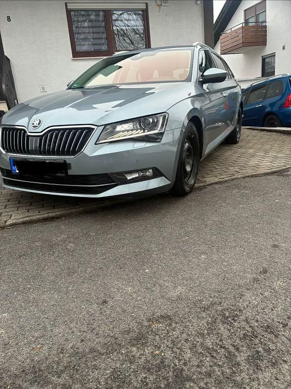 Gebraucht Skoda Superb Style 190 PS (139 kW) 2019 Grau Kombi