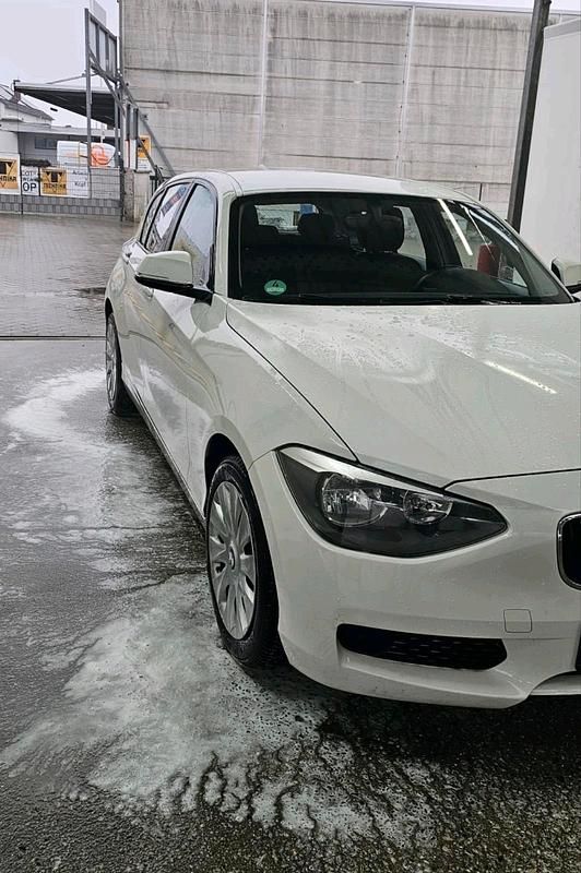 Gebraucht BMW 114 102 PS (75 kW) 2012 Weiß Kleinwagen