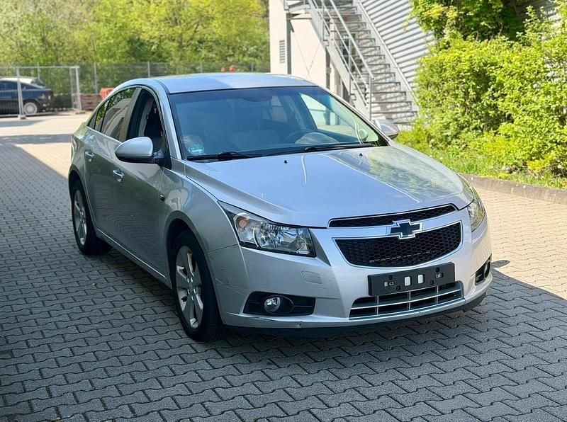 Gebraucht Chevrolet Cruze 163 PS (119 kW) 2011 Silber Limousine