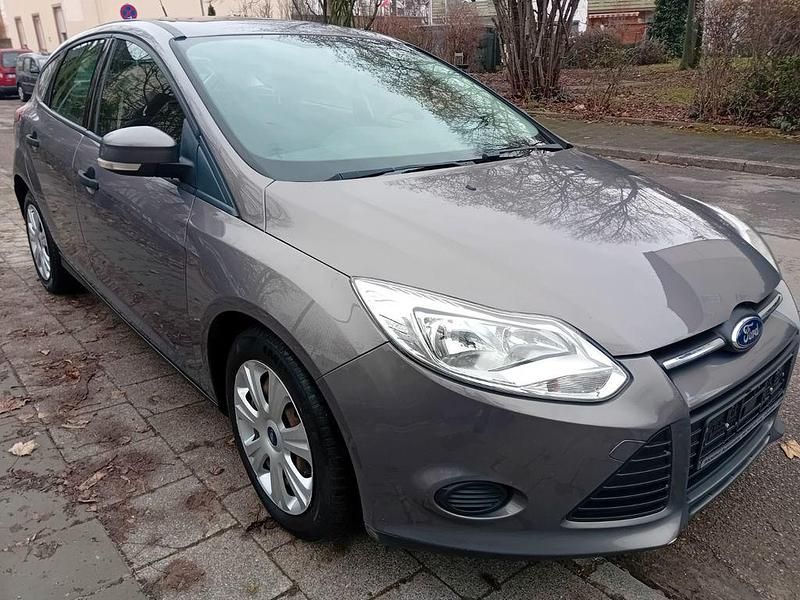 Gebraucht 2014 Ford Focus Limousine | 3.900 € (Guter Preis) - Bild 1/4