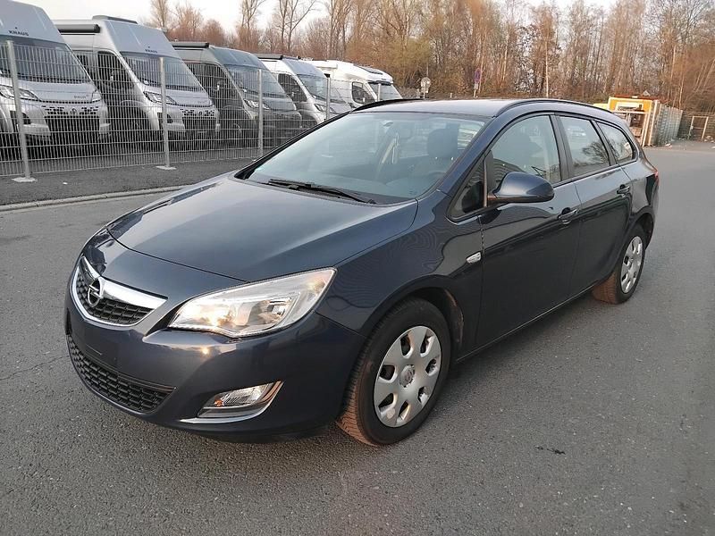 Gebraucht Opel Astra 140 PS (102 kW) 2012 Blau Kombi