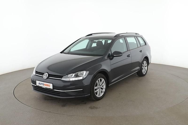 Grau Gebraucht 2019 VW Golf VII Comfortline Kombi | 16.730 € (Guter Preis) - Bild 1/3