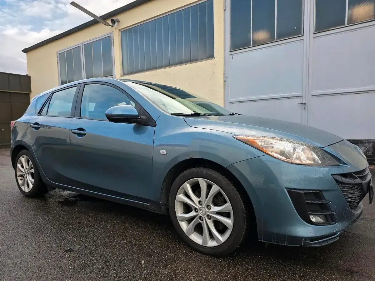 Używany Mazda 3 Edition 150 KM (110 kW) 2010 Niebieski Sedan/Limuzyna