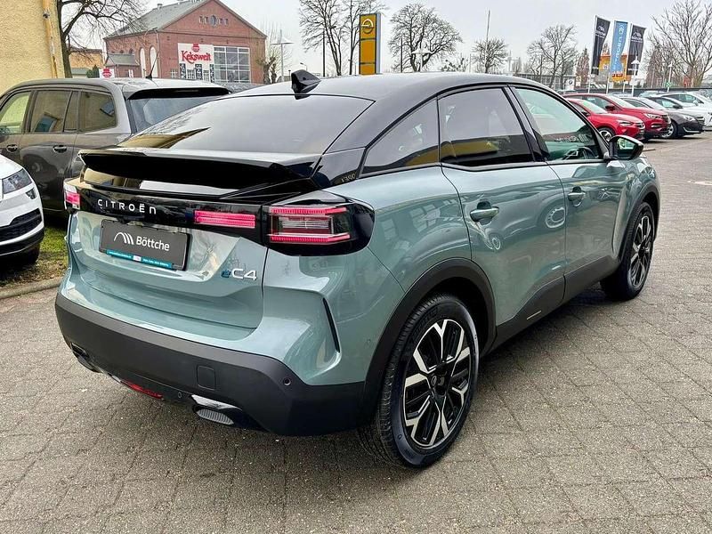 Neu Citroën e-C4 114 kW (156 PS) 2025 Manhattan green Limousine