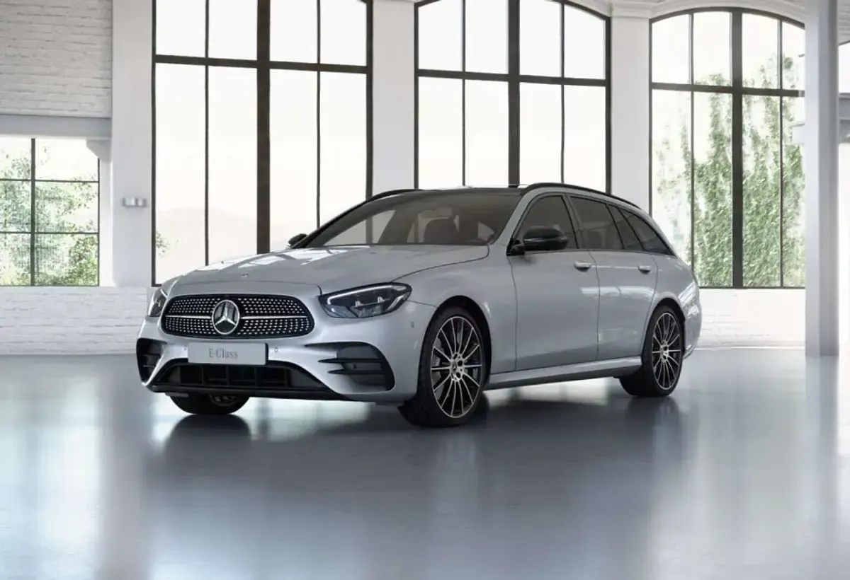 Gebraucht Mercedes E400 AMG 330 PS (242 kW) 2022 Metalliclack hightechsilber Kombi