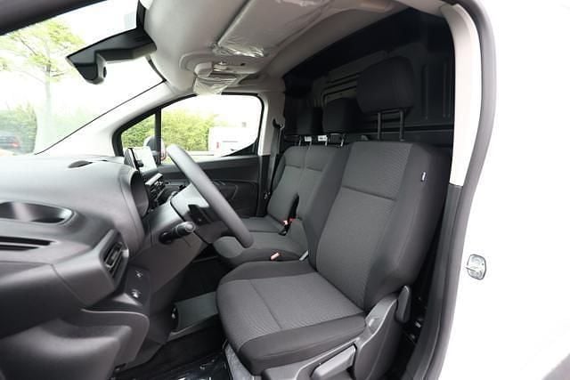 Neu Citroën Berlingo 131 PS (96 kW) 2025 Eisweiß eisweiß Van / Kleinbus