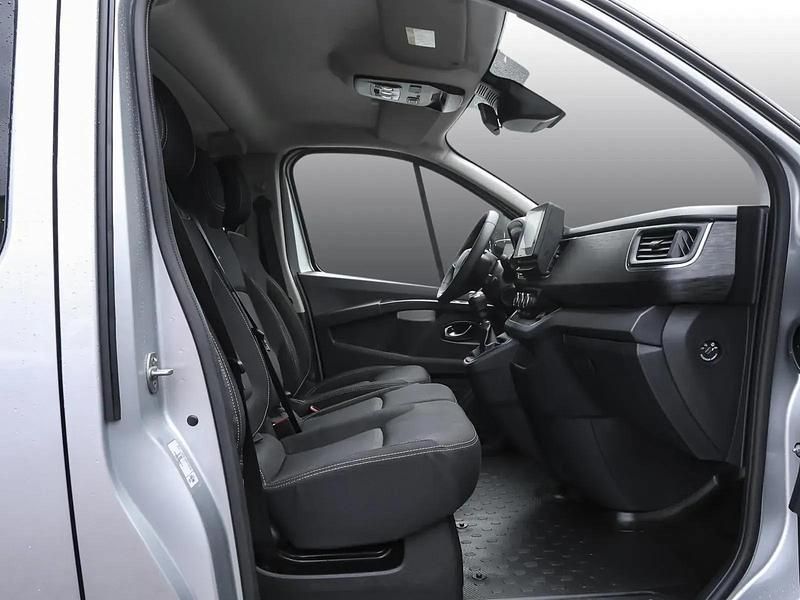 Second-hand Renault Trafic Evolution 150 CP (110 kW) 2024 Gri Monovolum
