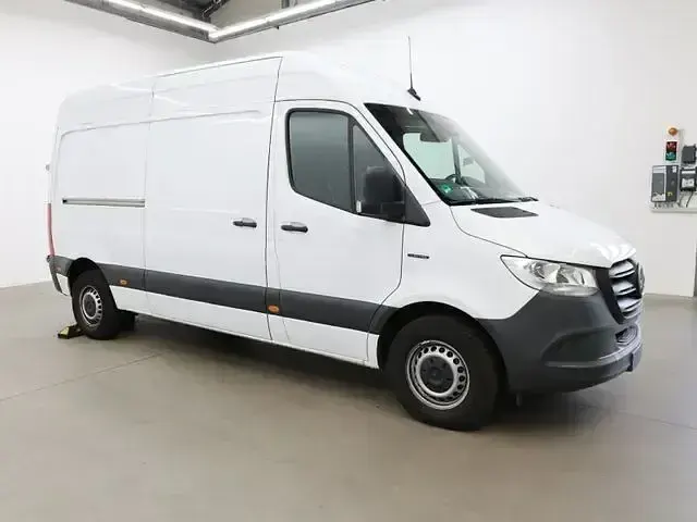 Używany Mercedes E-Sprinter 2022 Biały Van