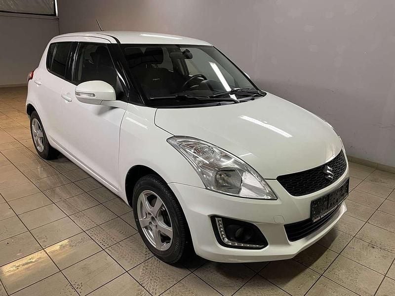 Gebraucht Suzuki Swift Basic 90 PS (66 kW) 2013 Weiß Kleinwagen