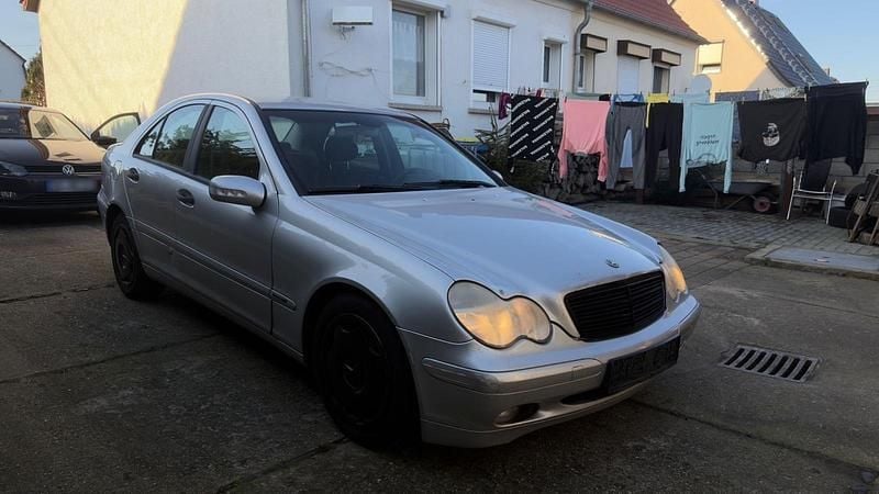 Gebraucht Mercedes C220 2003 Silber Limousine