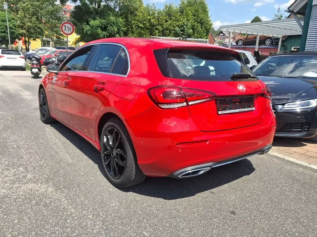 Gebraucht Mercedes A200 Progressive 163 PS (119 kW) 2019 Rot Limousine