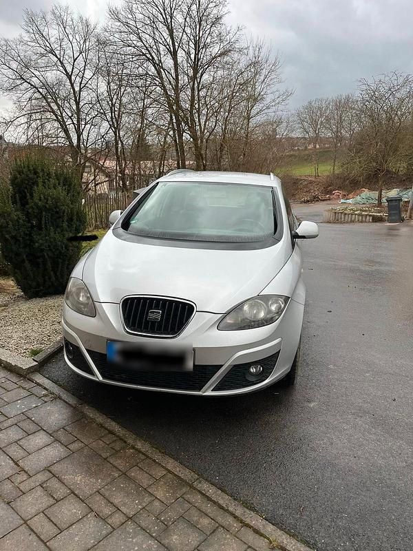 Gebraucht Seat Altea XL 105 PS (77 kW) 2011 Silber Van / Kleinbus