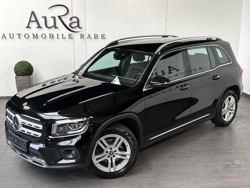 Nachtschwarz Gebraucht 2022 Mercedes GLB220 Progressive SUV | 37.449 € (Fairer Preis) - Bild 1/4